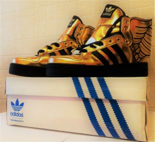 les baskets adidas Jeremy Scott dorées ailées taille 7us
