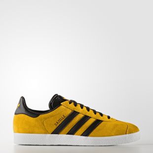 The Adidas Gazelle yellow of The Rock / Dwayne Johnson in Central ...