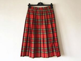 Tartan à carreaux rouge plissé