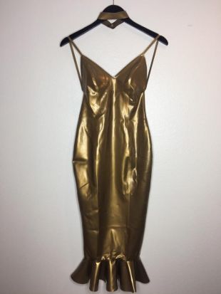 The dress in gold as worn by Sabrina Spellman (Kiernan Shipka) in The New Adventures of Sabrina S02E09 | Spotern The dress in gold as worn by Sabrina Spellman (Kiernan Shipka) in The New Adventures of Sabrina S02E09 | Spotern