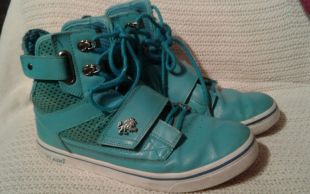 baskets turquoises