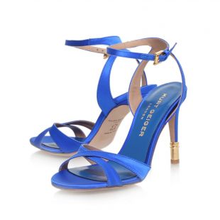 sandales bleues taille 38,5