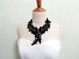 Collier chic perles et strass : collier-et-pendentif par made-in-perles