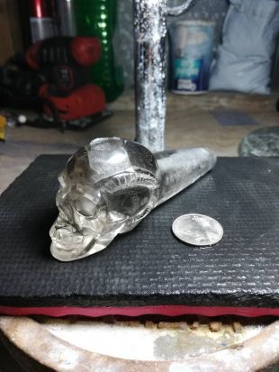 Custom Made Quartz enfumé démon crâne fumant la Pipe ~ tuyau cristal, minéral Pipe, Pipe de pierres précieuses, Home Decor, Decor de bureau, Pipe à la main