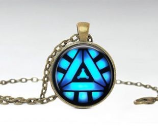 AA récupération symbole collier   triangle de AA pendentif   collier sobriété   sobre Triangle symbole bijoux