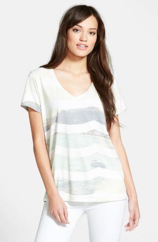 Cove Wave V Neck Tee