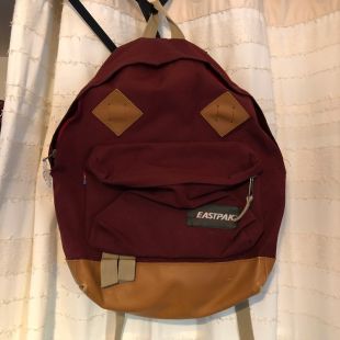 Ramen wassen Europa schakelaar The backpack Eastpak used by Marty McFly (Michael J. Fox) in Back to the  future | Spotern