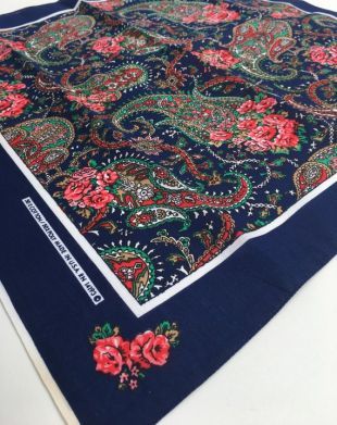 Bandana bleu marine Paisley vintage des années 1970 avec des roses Roses