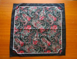 Vintage Paisley et Roses Bandana / / motif Floral tête Wrap / / Made USA