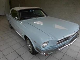 FORD MUSTANG CABRIOLET