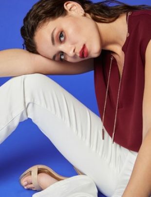 Morgan t-shirt uni avec col tunisien et bijoux