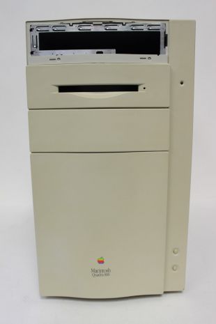 The Apple Macintosh Quadra 800 to Pete in the Drop Zone | Spotern