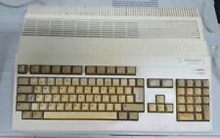 Commodore AMIGA A500 plus A-500+ Ordinateur Vintage Rare Rétro Classique utilisé MP500B