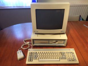 ORDINATEUR VINTAGE AMSTRAD PC 1640 HD 30 , ECRAN PC MD , CLAVIER SOURIS , RARE