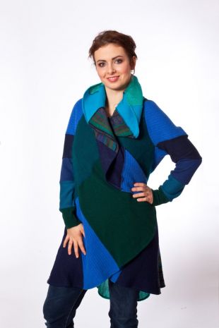 Manteau femme manteau bleu rayé à la main Cap de printemps Pure laine manteau Design recyclé Coolawoola Original Sweat à capuche manteau