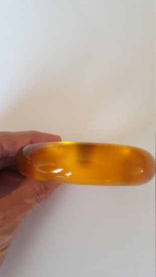 Grosse pêche/or Thermoset Moonglow Lucite large asymétrique Bangle Bracelet