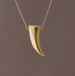 Collier or Tusk étonnant