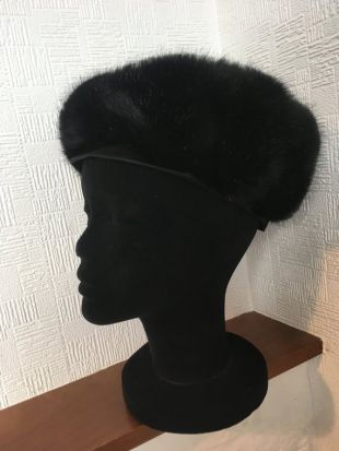 Fausse fourrure noir chapeau/Vintage Beret/Made in vintage chapeau/faux fourrure beret/cadeau England/femmes pour sa/arc/hiver femmes chapeau/Pâques /
