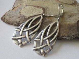 Boucles D’oreilles Nœud Celtique – Bijou Minimaliste Porte-bonheur, Cadeau Saint-Valentin Pour Femme Ou Fille