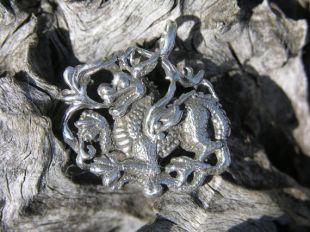 Pendentif Chevalière émaillé Vintage Avec Dragon - Argenté - Occasion