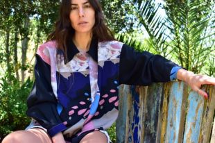 Vintage des années 90 rose & bleu abstrait impression Puff manche bouton up col Loose fit blouse, soie 3/4 manche haut, manches larges chemise taille M