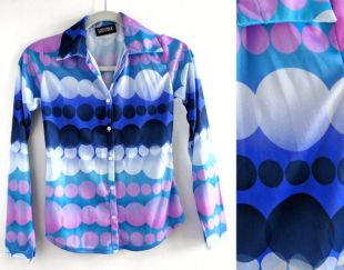des années 90 fait des années 70 belle impression bouton up chemisier rose et bleu