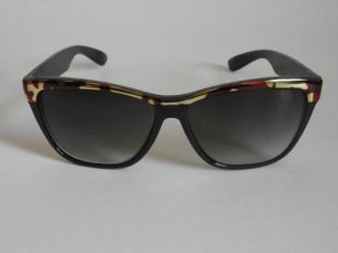 Vintage Shiny Black & Yellow Gold Tortoiseshell Brow-line Rectangular Frame Sunglasses