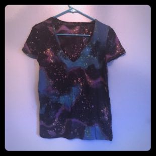 Purple blue galaxy splatter v neck shirt medium