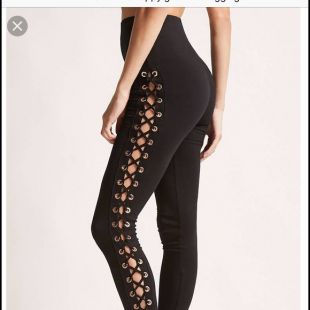 Strappy Grommet Leggings