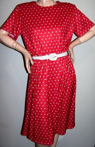 Vintage SZ 12 polka dot robe rouge col rond manches courtes évasée jupe w/ceinture en cuir