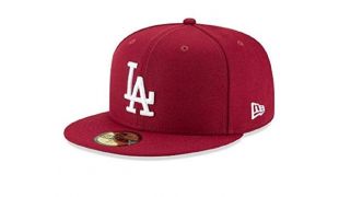 DΛVΣ (мя.тωιттєя) on X: Bad Bunny wearing a Dodgers hat, you love