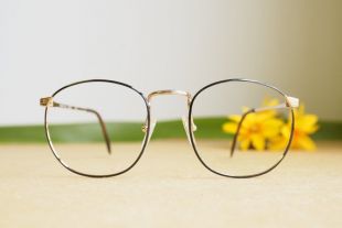 Vintage lunettes des années 1980/verres/New Old Stock/hipster or et ébène ton Semi ronde cadres Made In Italy