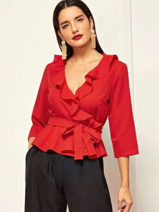 Top cache-cœur avec volants et ceinture