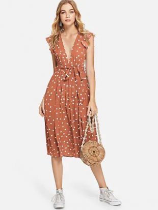 Robe ceinturée à col en V à emmanchure plissée