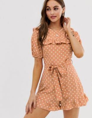 ASOS DESIGN - Combishort style champêtre noué à la taille avec ourlet à volants et imprimé à pois | ASOS