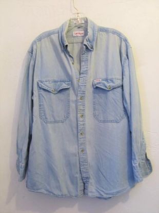 Une chemise d’homme GRUNGED Vintage 90', bleu clair délavé, Jean de Campus.L