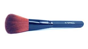 MAC brush 150 Large Powder Brush