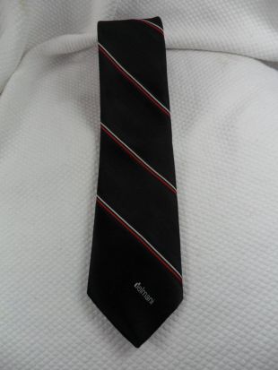 Vintage Delmani SignatureTie Polyester noir et tour de cou rouge Stripe hommes classiques porte 54 x 3 le fou cravate Guy T340
