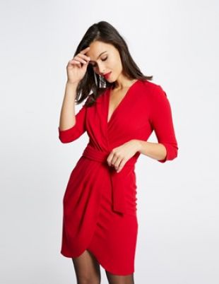 Robe ajustée à ceinture boucle