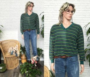 Vintage 1970's Hommes STRIPED Shirt,Hunter Green Striped Short Sleeve Shirt, V-Neck Shirt, Lightweight Sweater, Thin Soft, Size Medium Large