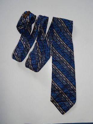 54" brodé de fil de chaîne Rhodia acétate bleu marine bande blanche cravate cravate