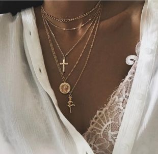 Chaîne claviculaire marée populaire nouvelle personnalité de la mode féminine Croix rose multi-couche collier combinaison bijoux européen et américain