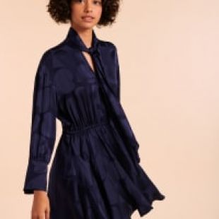 Robe courte Renée bleu nuit en viscose satinée imprimée cœurs