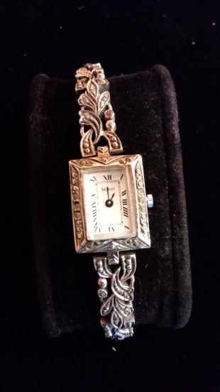 Ladies Monet Marcasite Bracelet Wristwatch, Couleur Argent, Chiffres romains, Cadeau d'anniversaire pour femme, Cadeaux pour elle