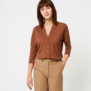 Chemise en maille contenant de la laine