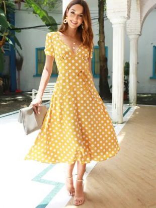 Robe à pois avec nœud
