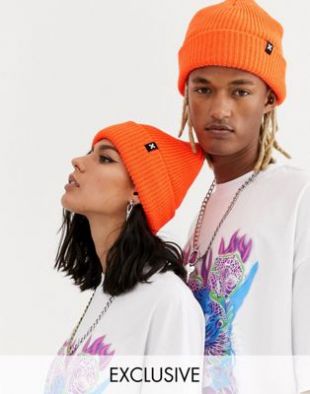 Beanie in neon orange