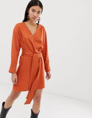 Weekday - Robe cache-cœur - Orange foncé | ASOS