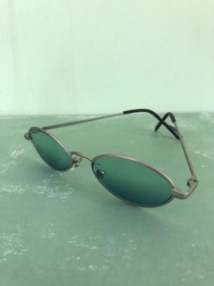 Lunettes de soleil ovale vintage des années 90 brossé Silvertone jantes revers dégradé bleu vert lentilles rétro lunettes