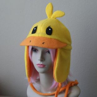 Made-to-Order / WEBLY the Duck Fleece Aviator Bird Hat / YELLOW - ORANGE w/ Ear Flaps and Ties Handpainted Anime Original Character par Akana